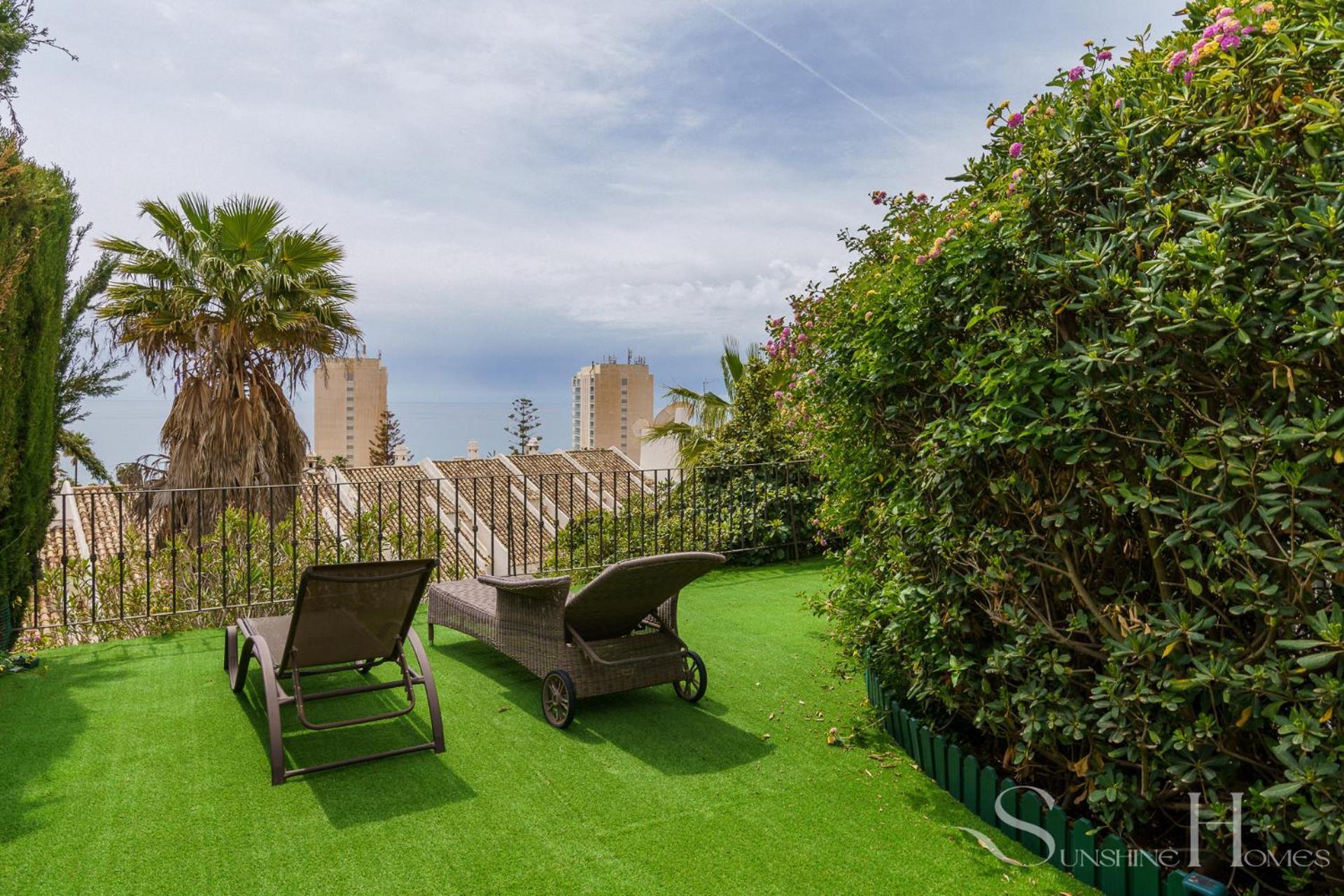 Beautiful Views Family Townhouse Steps From The Benalmádena