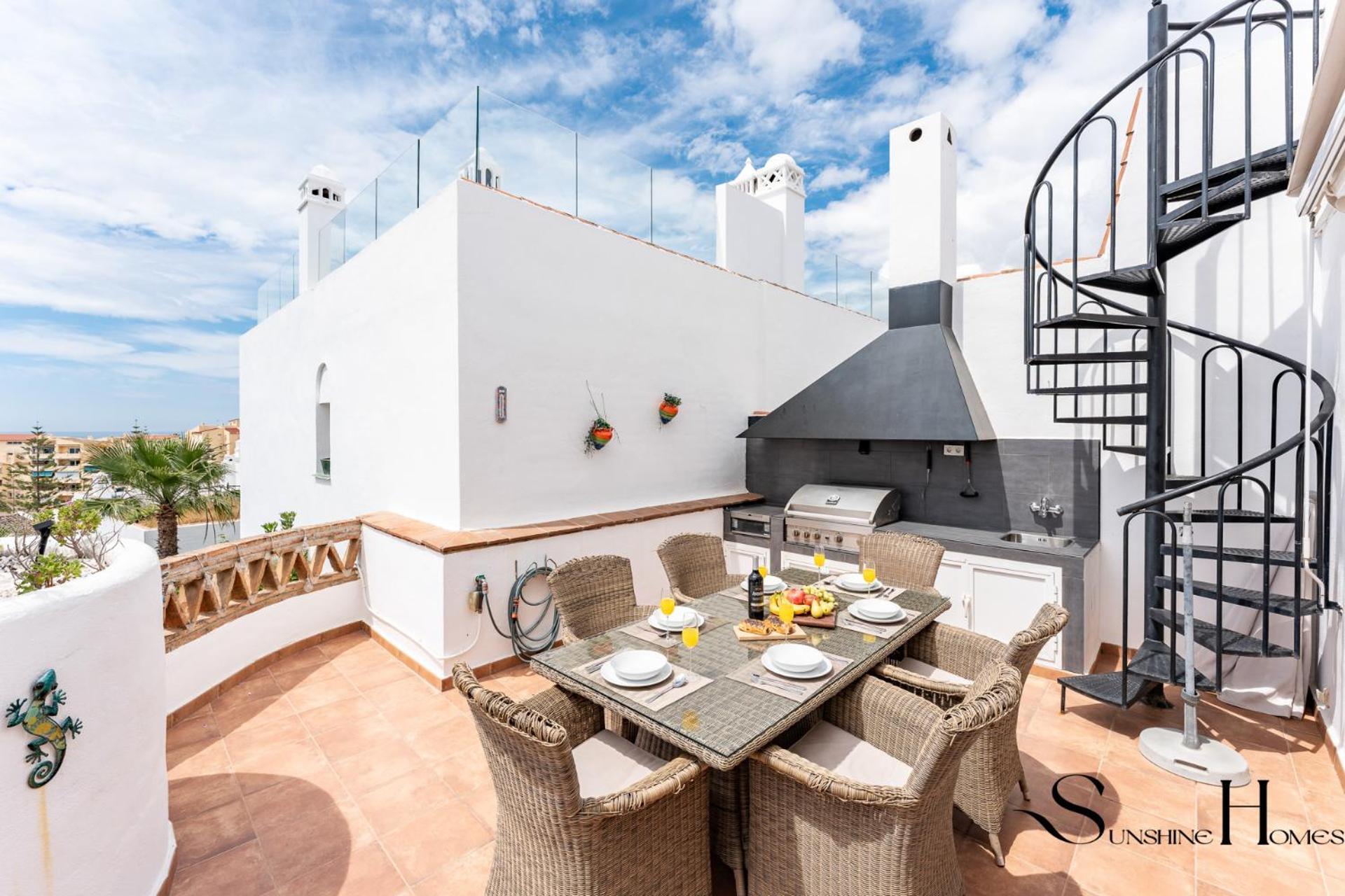 Beautiful Views Family Townhouse Steps From The * Benalmádena