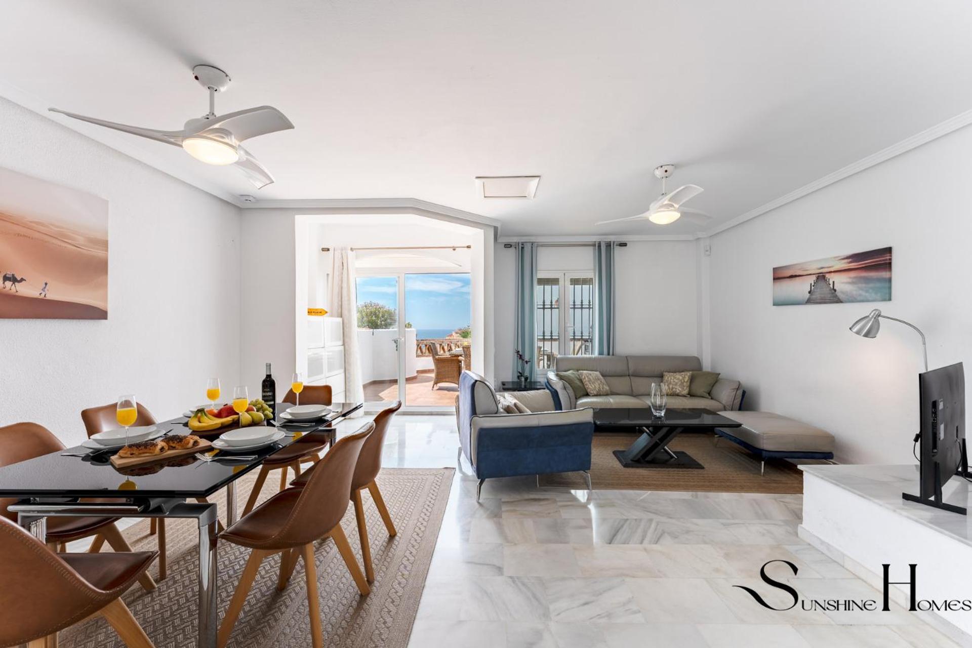 Сasa de vacaciones Beautiful Views Family Townhouse Steps From The Benalmádena